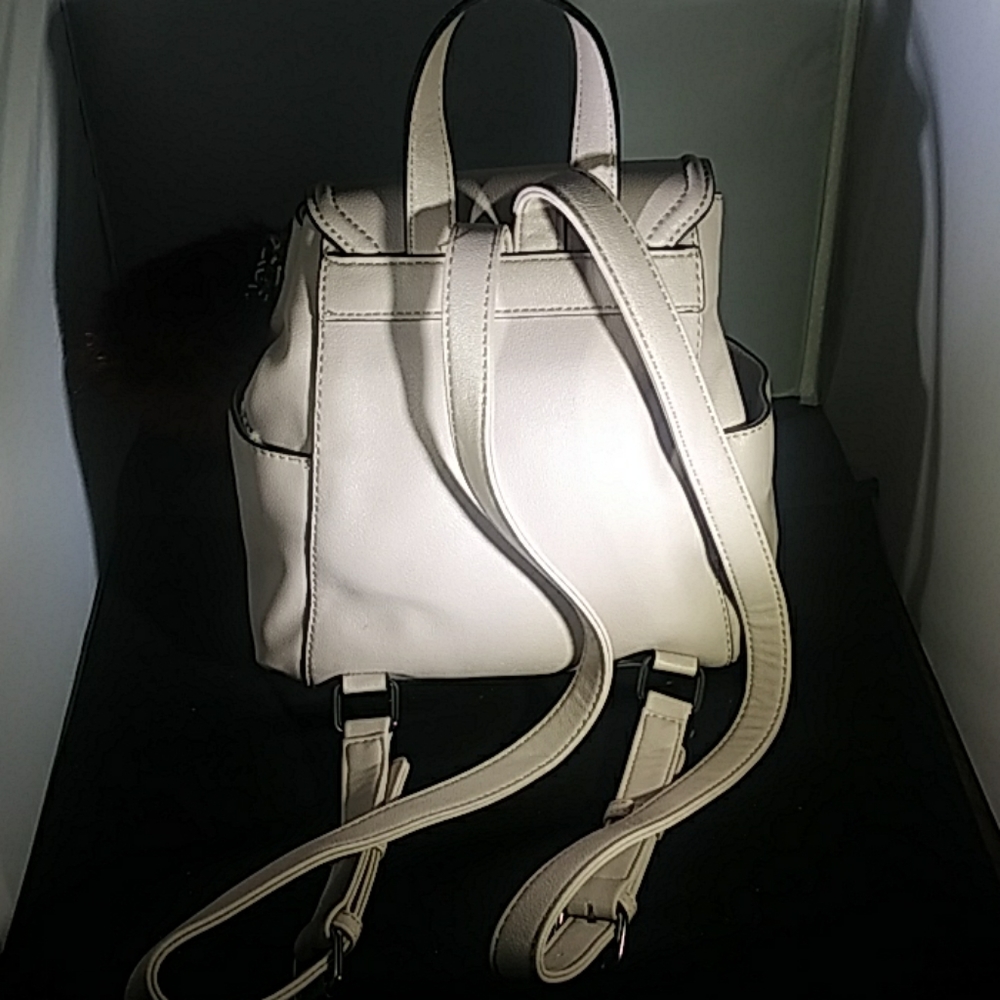 Guess Bag - Picture 5 of 5